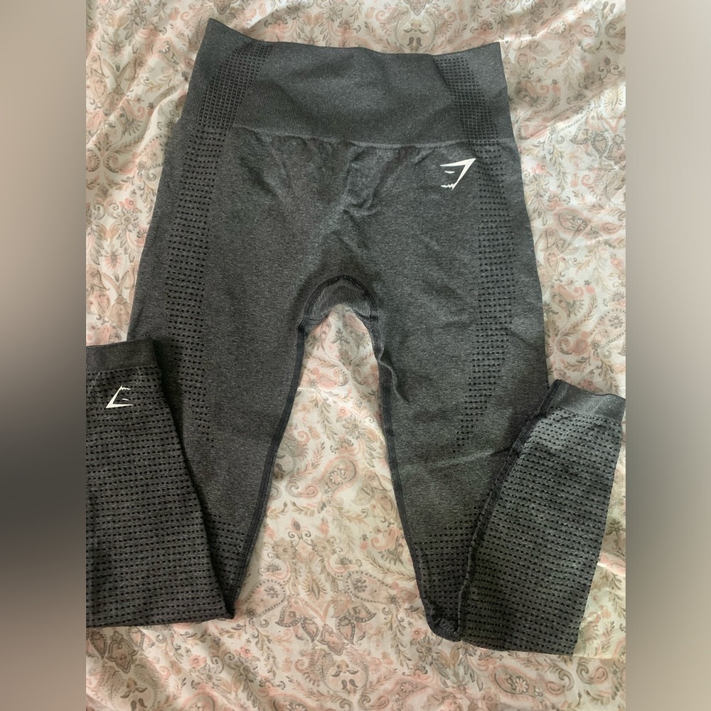 Gray gymshark leggings